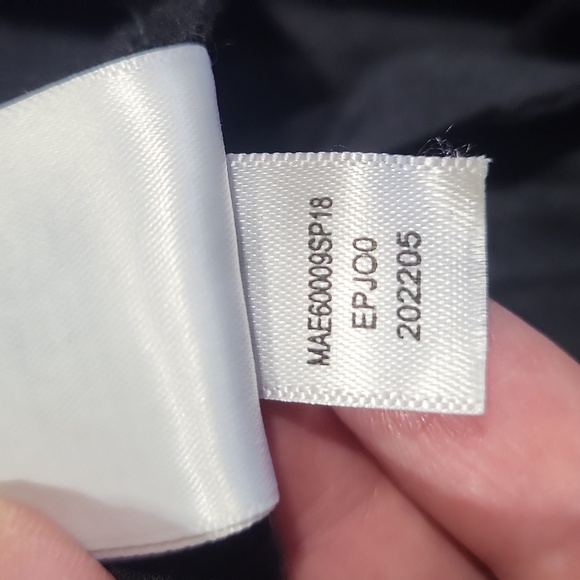 AMAZON ESSENTIALS Black Slim-Fit Wrinkle-Resistant Flat Chino Front Pant  -30x32 - Picture 11 of 13